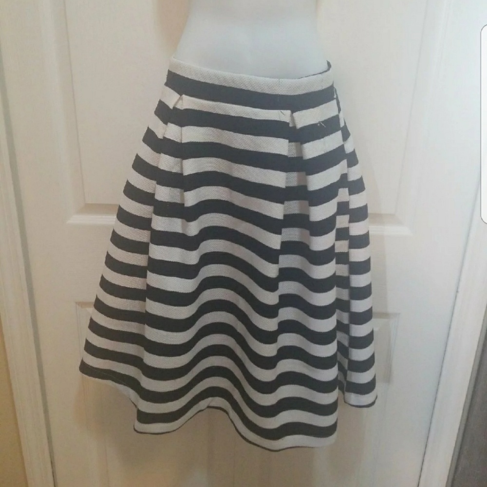 Classy black and white skirt